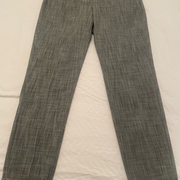 RW & Co. Tapered ankle pant. Never worn. Tags still on. Side pockets. - Picture 3 of 4